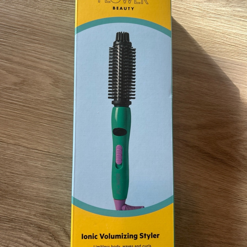 Ionic Hair Styler - Green and Pink